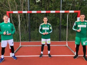 Nachwuchshandballer des DHfK mit VERBIO-Desinfektionsmittel zum Trainingsstart. Foto: SC DHfK