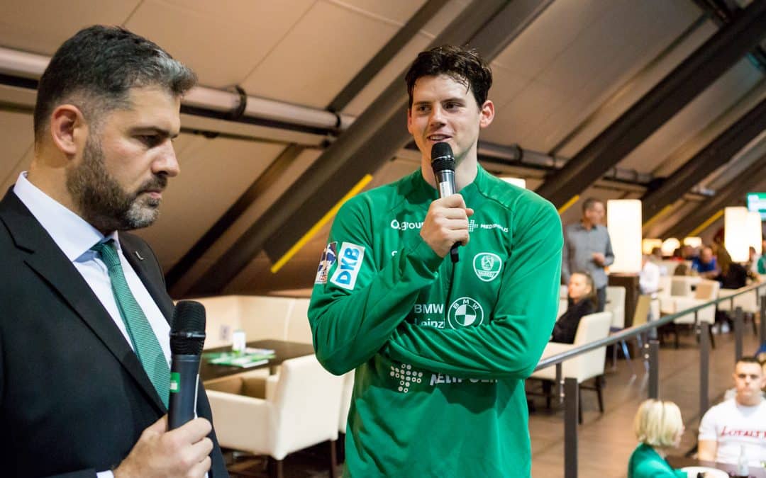 Kapitän Simon Ernst verlängert