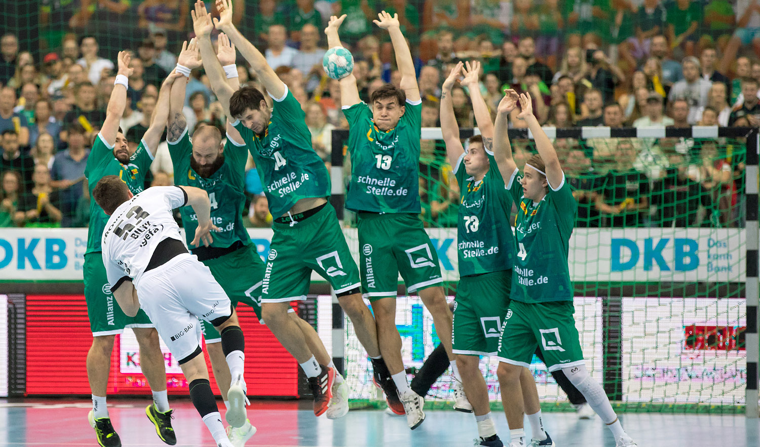 Leidenschaft, Tore, Stimmung SC DHfK Leipzig besiegt Serienmeister THW Kiel